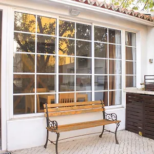 https://lisboa-apartment-with-garden-palace-of-ajuda.hotels-lisbon-portugal.com